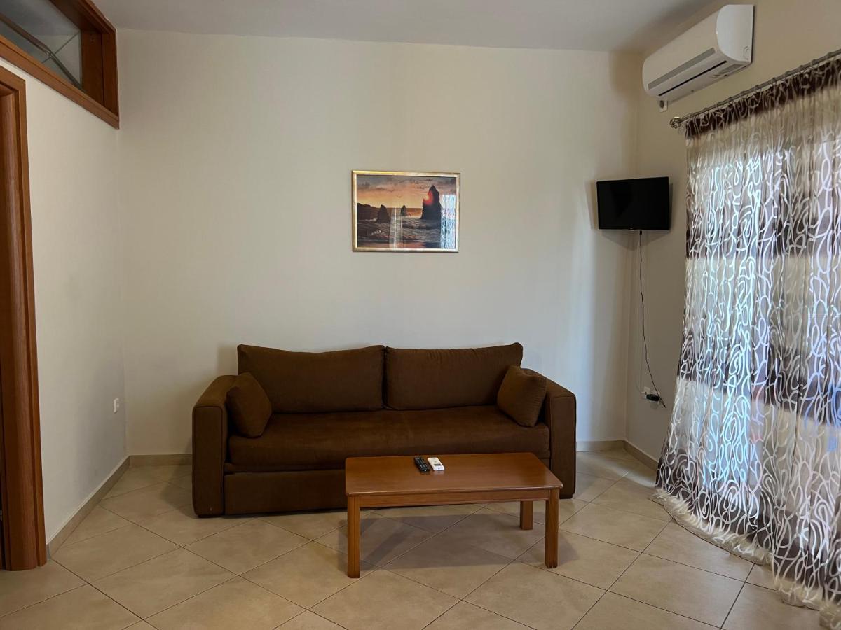 Villa Alexandra Agia Marina  Bagian luar foto